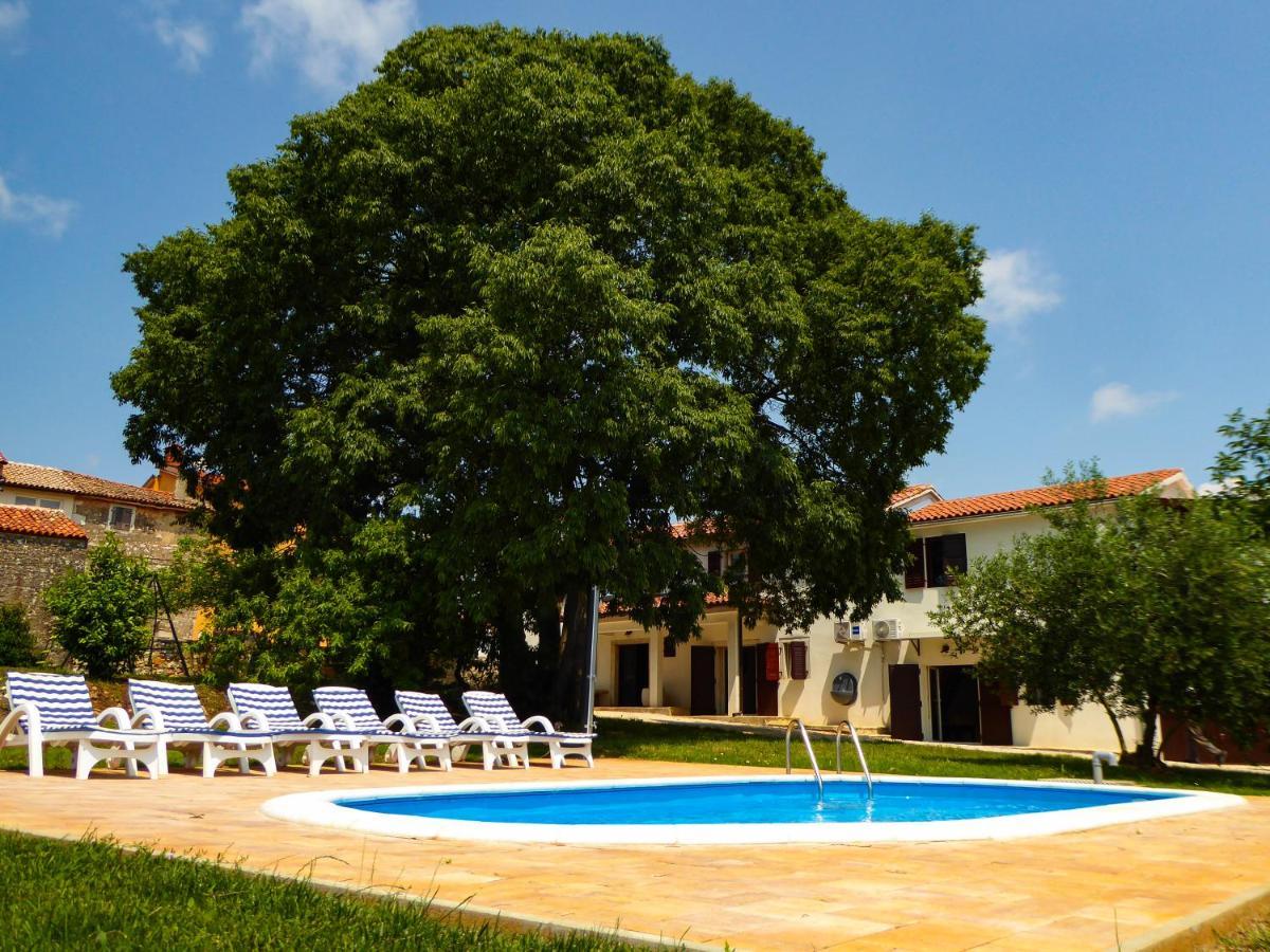 Casa Istriana Nona Pina Villa Kastelir Exterior photo